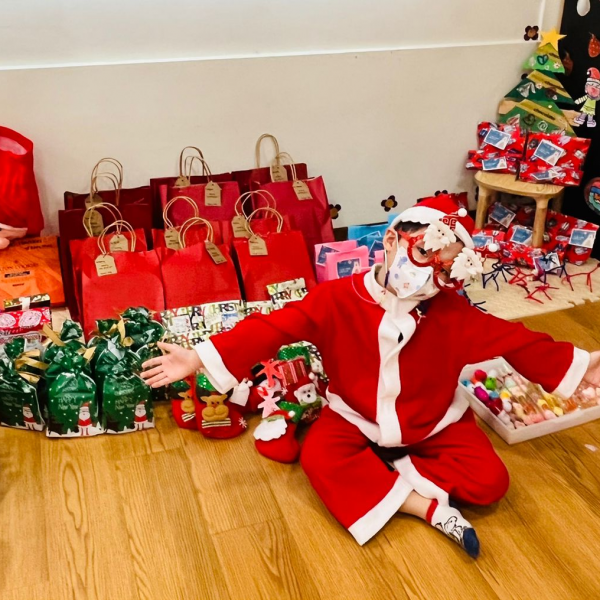 Merry Christmas on 25th December 2021